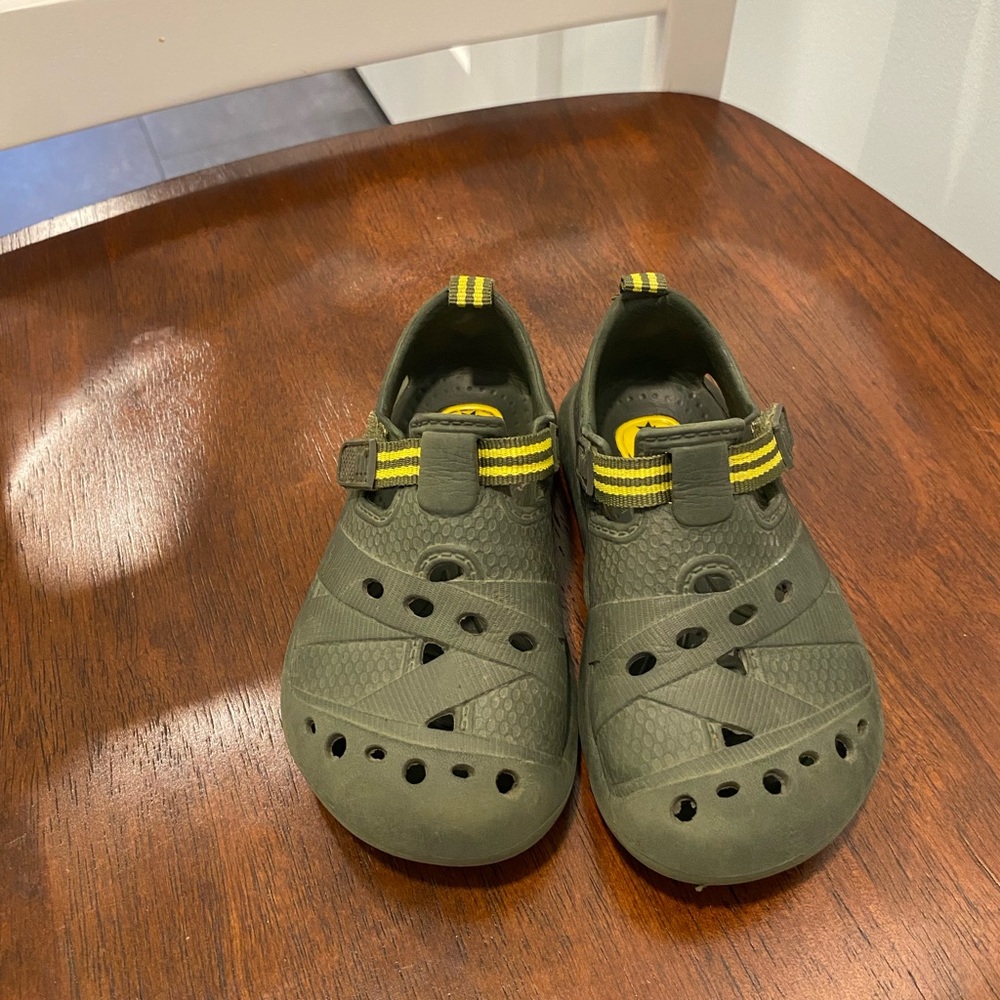 The Children's Place Olive Green Kids Water Shoes with Yellow Stripes